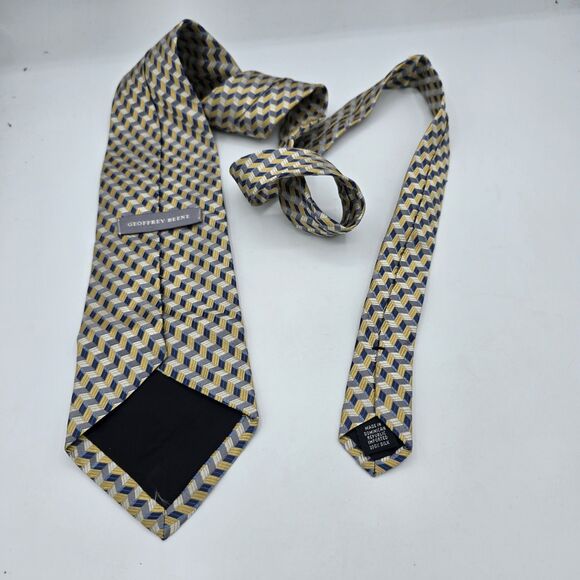 Necktie Mens Vintage Geoffrey Beene Mens Tie Yellow White Blue Size Is 57 x 4in - Picture 4 of 7